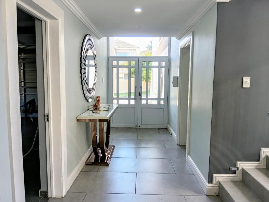 5 Bedroom Property for Sale in Beacon Bay Eastern Cape